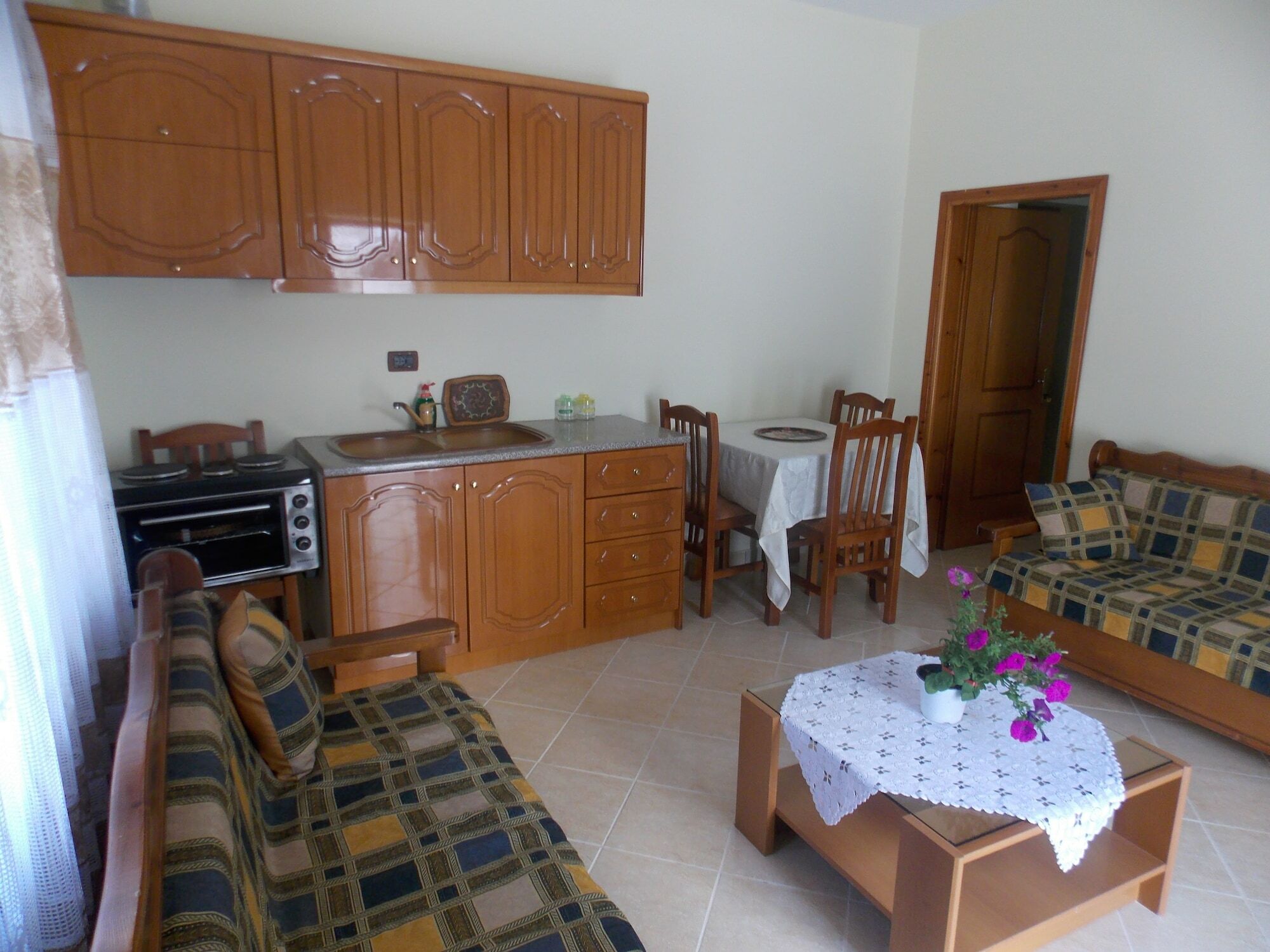 Rama Apartments ซารานเดอ ภายนอก รูปภาพ